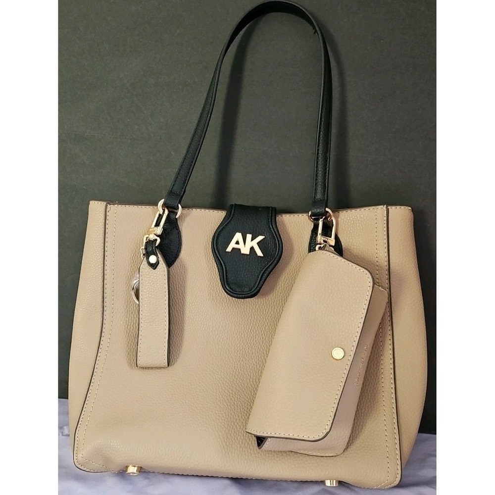 NWOT Anne Klein Handbag with‎ Keychain and Eyeglass case